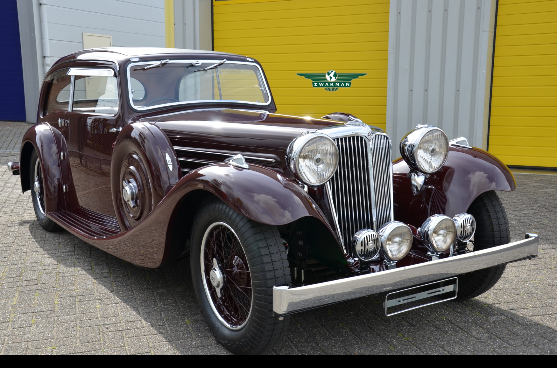 <b>Jaguar SS1 Airline Saloon boasts an exquisite Art Deco</b>