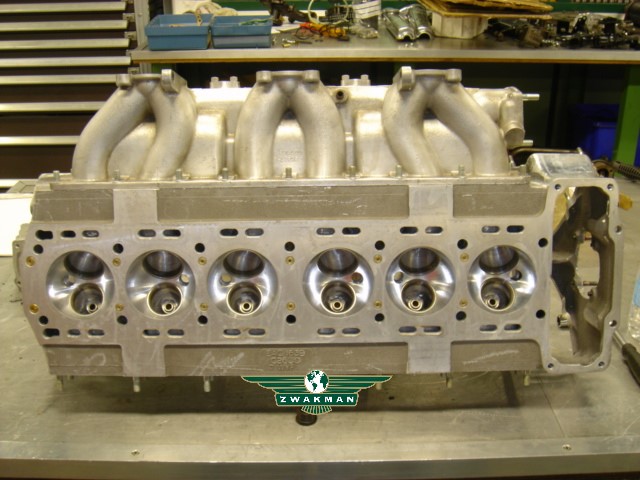 Jaguar clinder head