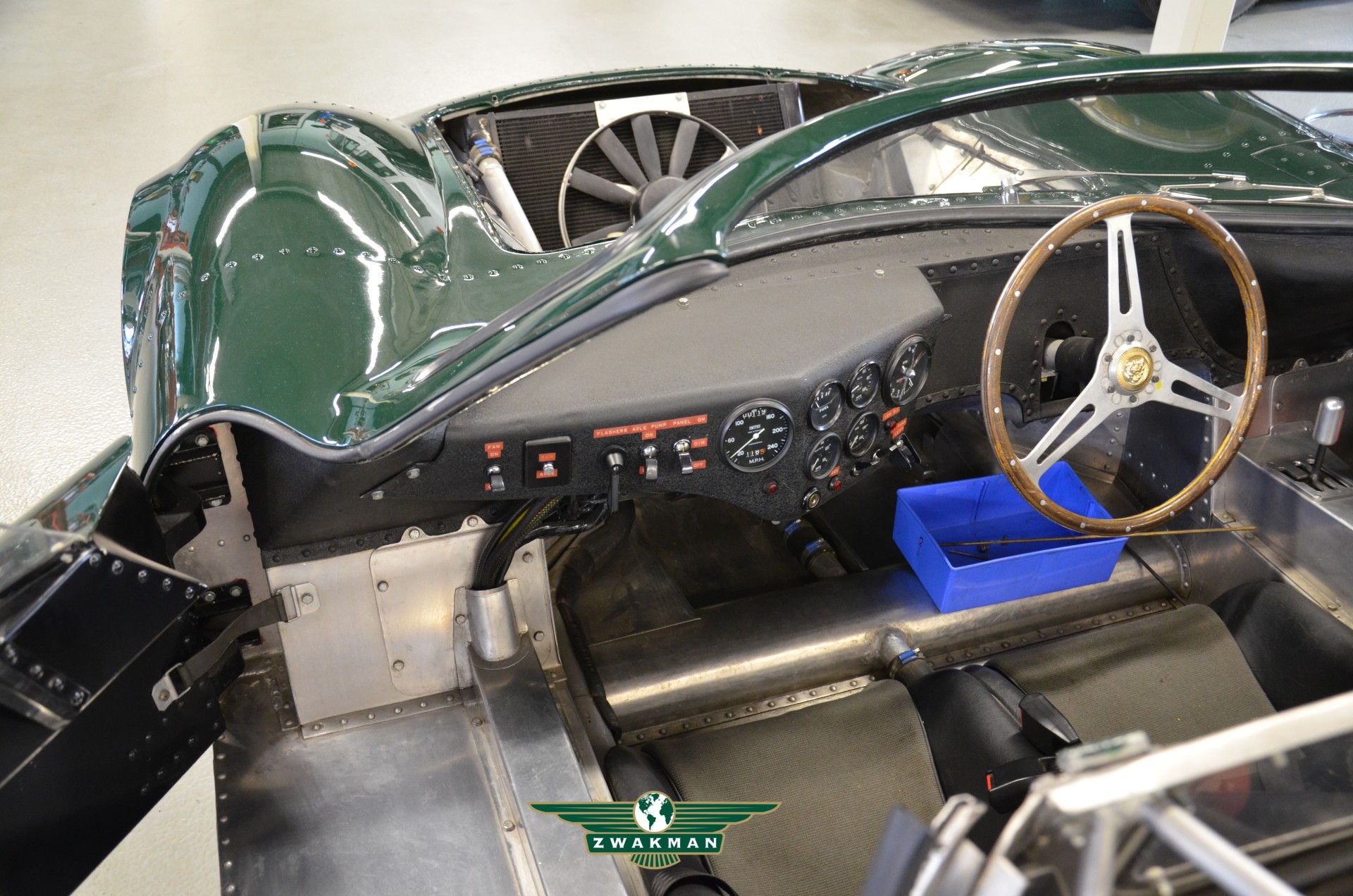 JAGUAR XJ13 cockpit