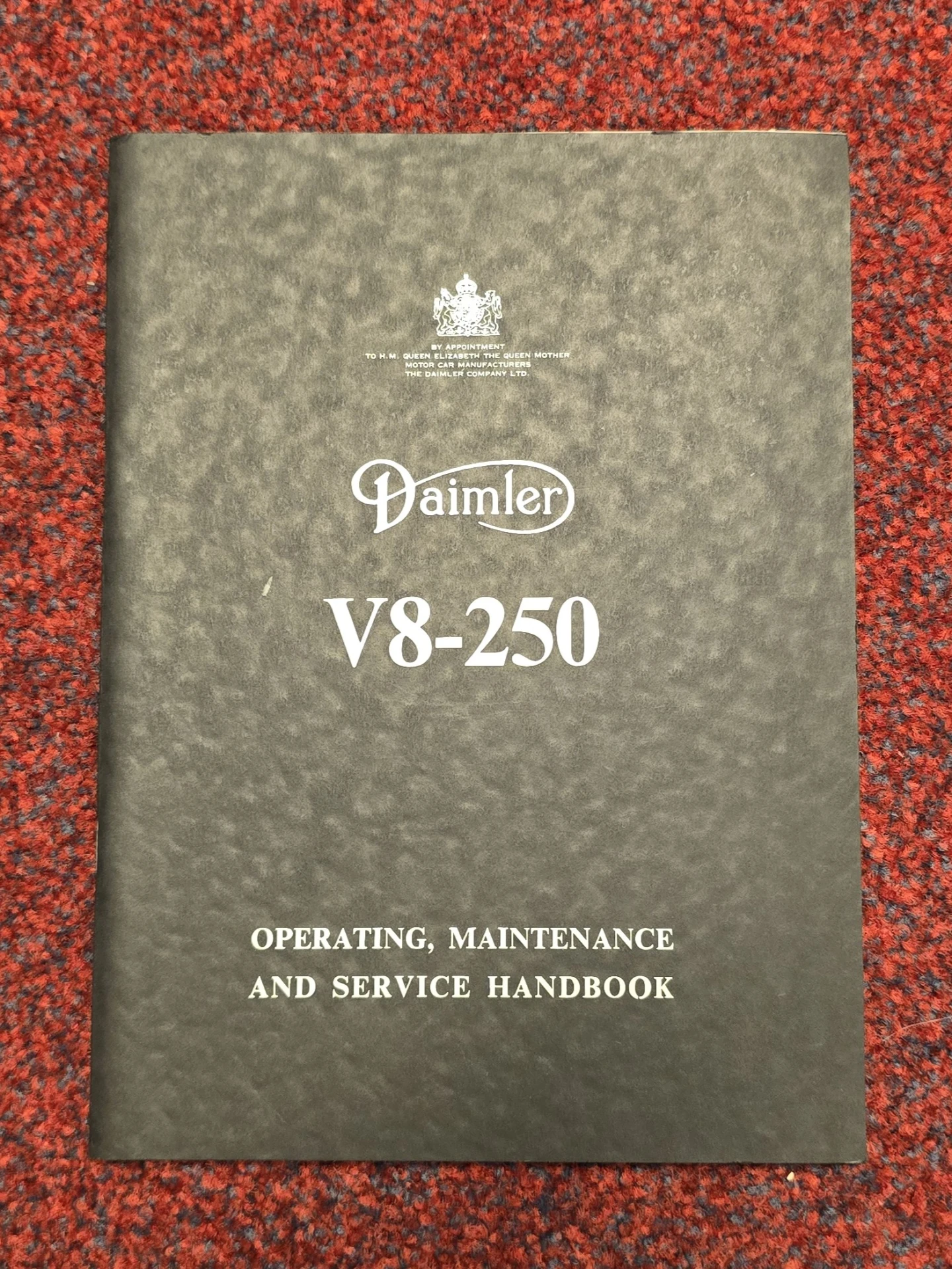 Daimler V8 -250 Operating Maaintenance and Service Handbook