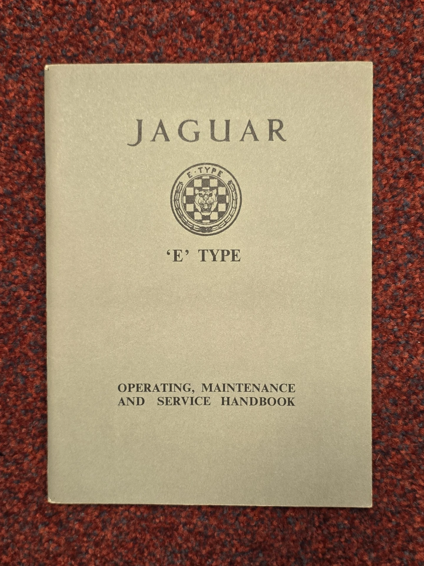 Jaguar E Type Operating Maintenance and service Handbook