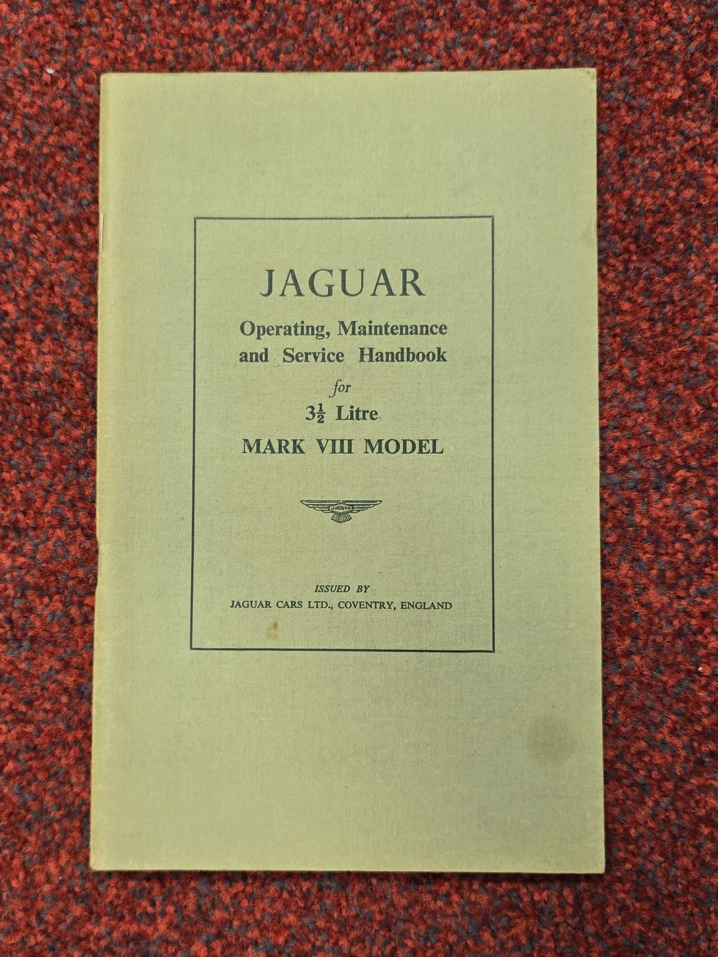 Jaguar Mark VIII Operating Maintenance and Service Handbook