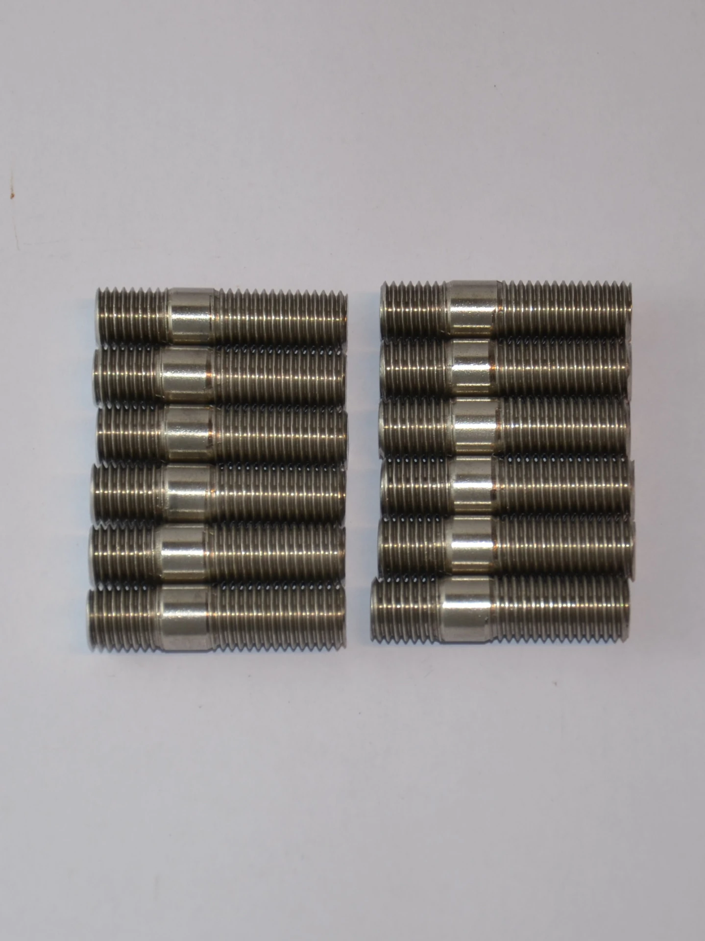 Jaguar ss100 and mk4 and mk5&nbsp;exhaust manifold studs